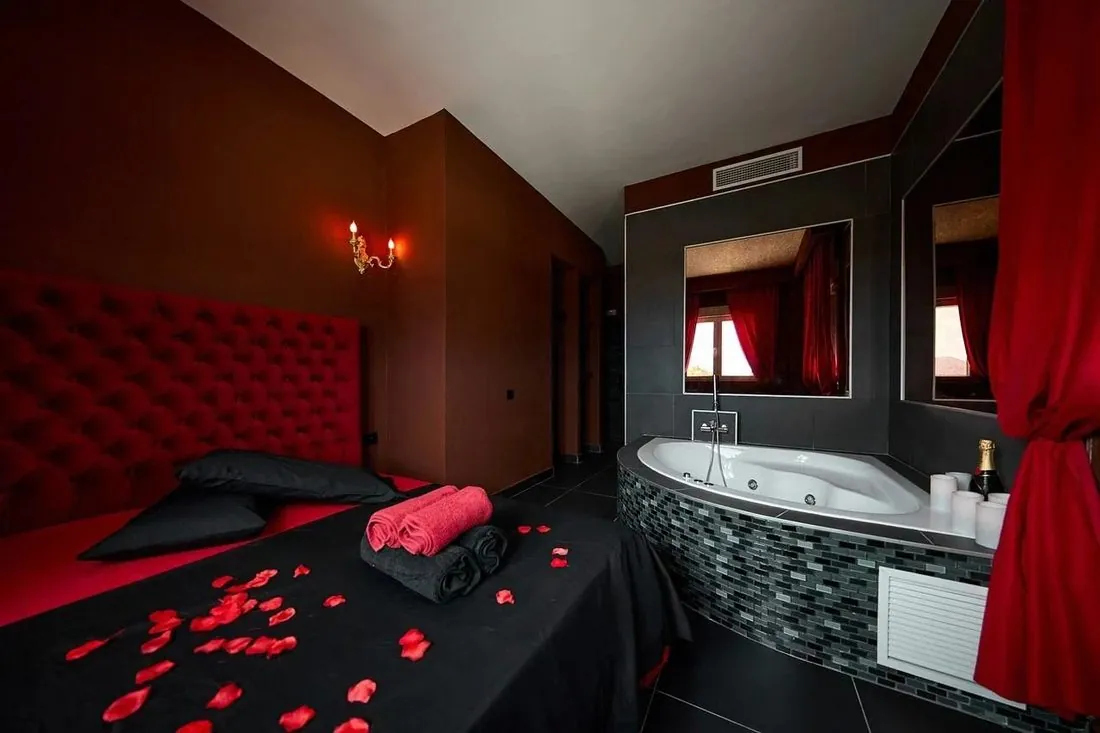 Suite con jacuzzi · 3/3